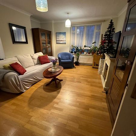 Home Away From Home London Bagian luar foto